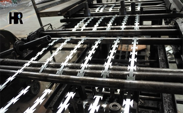 鍍鋅刺繩的防護(hù)效果 鍍鋅刺繩的防護(hù)效果