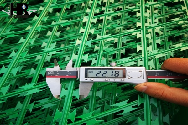 平鋪型刀片刺繩特點(diǎn)和用途 平鋪型刀片刺繩特點(diǎn)和用途